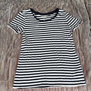Old Navy Black and White Striped Short Sleeve Tee